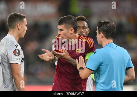 23 octobre 2025, stade Olimpico, Rome, Italie ; match de football de l'UEFA Europa League ; Roma contre Viktoria Plzen ; Gianluca Mancini de l'AS Roma Banque D'Images