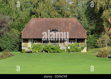 The Pavilion (librairie d'occasion), Leeds Castle, Maidstone, Kent, Angleterre Banque D'Images