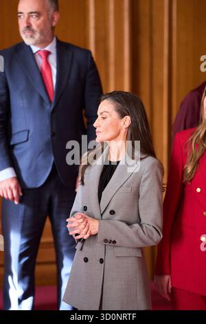 La reine Letizia d'Espagne a assisté à une audience avec des membres protecteurs de la Fondation Princesa des Asturies 2025 à l'Hôtel Reconquista le 24 octobre 2025 à Oviedo, Espagne. Banque D'Images