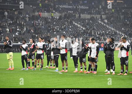 Deutsche Bank Park, Francfort, Allemagne. 22 octobre 2025. Eintracht Francfort déçu, déçu, déçu, déception. Football, UEFA Champions League, phase de groupes, Journée 3, Eintracht Frankfurt (F) - Liverpool FC (LIV) 1-5 le 22 octobre 2025, au Deutsche Bank Park, Francfort, Allemagne. ##la réglementation de l'UEFA interdit toute utilisation de photographies comme séquences d'images et/ou quasi-vidéo##. Crédit : dpa/Alamy Live News Banque D'Images