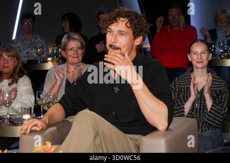 abb/NDRTalkshow- Florian David Fitz deutscher Schauspieler zu Gast in der NDR Talkshow , aus dem NDR 3 Studio AM 24.10.2025 à Hambourg Hambourg Deutschland *** abb NDRTalkshow Florian David Fitz acteur allemand invité sur le NDR Talkshow , du studio NDR 3 le 24 10 2025 à Hambourg Allemagne Banque D'Images