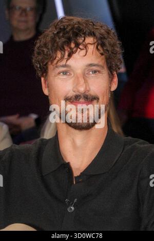 abb/NDRTalkshow- Florian David Fitz deutscher Schauspieler zu Gast in der NDR Talkshow , aus dem NDR 3 Studio AM 24.10.2025 à Hambourg Hambourg Deutschland *** abb NDRTalkshow Florian David Fitz acteur allemand invité sur le NDR Talkshow , du studio NDR 3 le 24 10 2025 à Hambourg Allemagne Banque D'Images