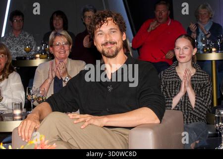 abb/NDRTalkshow- Florian David Fitz deutscher Schauspieler zu Gast in der NDR Talkshow , aus dem NDR 3 Studio AM 24.10.2025 à Hambourg Hambourg Deutschland *** abb NDRTalkshow Florian David Fitz acteur allemand invité sur le NDR Talkshow , du studio NDR 3 le 24 10 2025 à Hambourg Allemagne Banque D'Images
