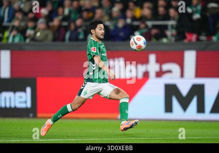Brême Arena, Brême, Allemagne. 24 octobre 2025. Denis Vavro du VfL Wolfsdurg contrôle le ballon lors d'un 1. Match de Bundesliga, Werder Bremen vs Union Berlin, à Brême Arena, Brême, Allemagne. Ulrik Pedersen/CSM/Alamy Live News Banque D'Images