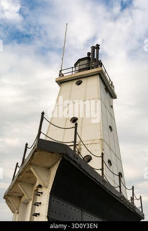 Le phare du brise-lames Ludington North, ou phare, un matin ensoleillé. Construit en 1871, automatisé en 1972, il mesure 57 pieds de haut. Ludington mi. Banque D'Images