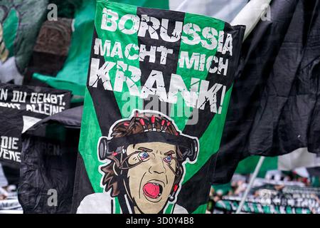 Moenchengladbach, Allemagne. 25 octobre 2025. MOENCHENGLADBACH, ALLEMAGNE - OCTOBRE 25 : bannière Borussia Monchengladbach lors du match de Bundesliga entre le Borussia Monchengladbach et le FC Bayern Munchen au Borussia-Park le 25 octobre 2025 à Moenchengladbach, Allemagne. (Photo de Joris Verwijst/Orange Pictures) crédit : Orange pics BV/Alamy Live News Banque D'Images