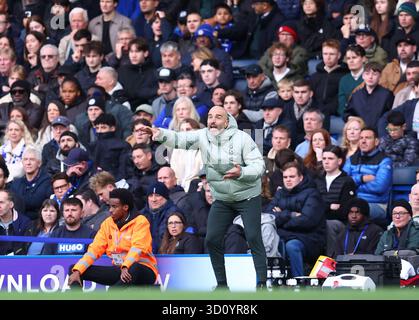 Londres, Royaume-Uni. 25 octobre 2025. Enzo Maresca entraîneur de Chelsea lors du match Chelsea vs Sunderland premier League à Stamford Bridge, Londres. Le crédit photo devrait se lire : Paul Terry/Sportimage crédit : Sportimage Ltd/Alamy Live News Banque D'Images