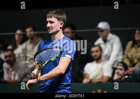 Paris, France. 25 octobre 2025. Ugo Blanchet participe aux qualifications Rolex Paris Masters 2025 au Paris la Défense Arena de Paris, le 25 octobre 2025. Photo de Firas Abdullah/ABACAPRESS.COM crédit : Abaca Press/Alamy Live News Banque D'Images