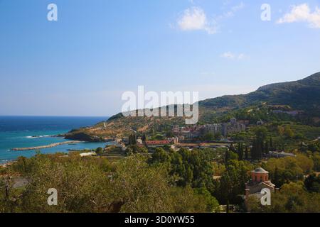 Le Saint et Grand Monastère de Vatopedi est un monastère orthodoxe oriental sur le mont Athos, en Grèce. Banque D'Images