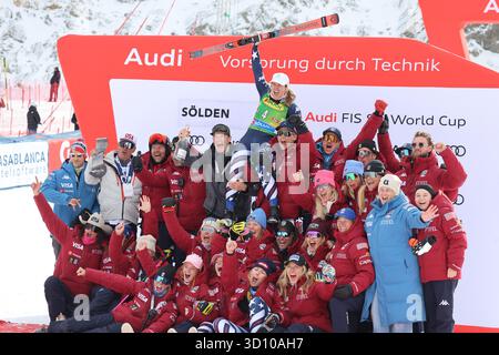 Solden, Autriche. 25 octobre 2025. Coupe du monde de ski alpin FIS 2025-2026. 1ère course féminine de slalom géant de la Coupe du monde de ski alpin à Soelden, Autriche le 25 octobre 2025 ; en 2026 Audi FIS Coupe du monde de ski - Slalom géant féminin, course de ski alpin à Solden, Autriche, octobre 25 2025 crédit : Agence photo indépendante/Alamy Live News Banque D'Images