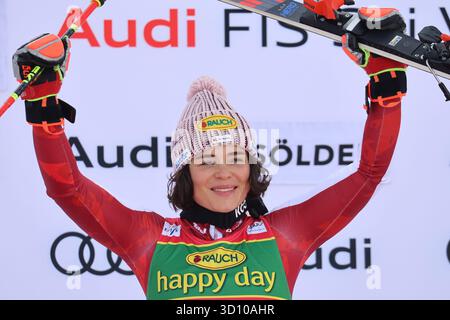 Solden, Autriche. 25 octobre 2025. Coupe du monde de ski alpin FIS 2025-2026. 1ère course féminine de slalom géant de la Coupe du monde de ski alpin à Soelden, Autriche le 25 octobre 2025 ; en 2026 Audi FIS Coupe du monde de ski - Slalom géant féminin, course de ski alpin à Solden, Autriche, octobre 25 2025 crédit : Agence photo indépendante/Alamy Live News Banque D'Images