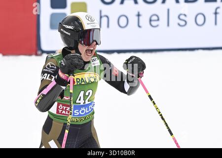Soelden, Autriche. 25 octobre 2025. SOELDEN, AUTRICHE - OCTOBRE 25 : Erika Pykalainen de Finlande fait des gestes lors de la deuxième manche Audi FIS Coupe du monde de ski alpin féminine de slalom géant Soelden le 25 octobre 2025 à Soelden, Autriche. 251025 SEPA 26 054 - 20251025 PD7088 crédit : APA-PictureDesk/Alamy Live News Banque D'Images