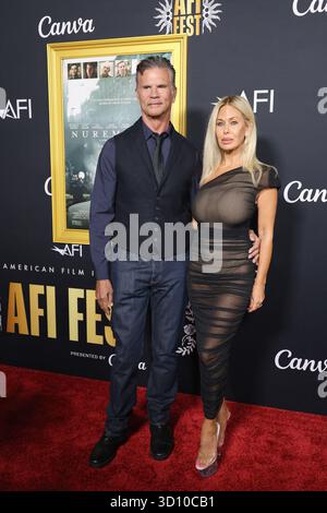 24 octobre 2025, Los Angeles, Californie, États-Unis : Lorenzo Lamas, Shauna Sand à l'AFI FEST 2025 Nuremberg première au TCL Chinese Theatre IMAX (crédit image : © Nina Prommer/ZUMA Press Wire) USAGE ÉDITORIAL SEULEMENT ! Non destiné à UN USAGE commercial ! Banque D'Images