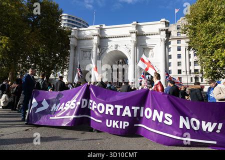 Marble Arch, Londres, Royaume-Uni. 25 octobre 2025. UKIP marche de Kensington à Marble Arch, Londres, Royaume-Uni crédit : Richard Bayfield/Alamy Live News Banque D'Images