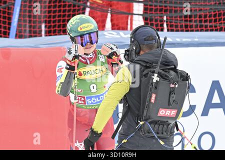 Soelden, Autriche. 25 octobre 2025. SOELDEN, AUTRICHE - OCTOBRE 25 : Julia Scheib, autrichienne, réagit lors de la deuxième manche Audi FIS Coupe du monde de ski alpin féminine de slalom géant Soelden le 25 octobre 2025 à Soelden, Autriche. 251025 SEPA 26 090 - 20251025 PD8090 crédit : APA-PictureDesk/Alamy Live News Banque D'Images