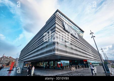Oslo, Norvège - 12 septembre : vue extérieure de l'intéressant bâtiment asymétrique du Musée Munch conçu par Estudio Herreros Banque D'Images