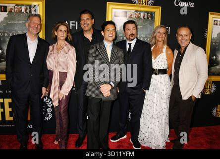 HOLLYWOOD, CALIFORNIE - 24 OCTOBRE : (G-d) Richard Saperstein, Brooke Saperstein, Benjamin Tappan, Rami Malek, James Vanderbilt, Cherilyn Hawrysh et F. Banque D'Images