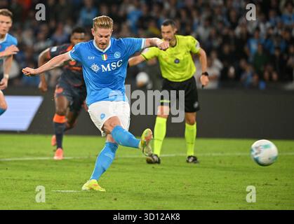 Naples, Italie. 25 octobre 2025. Kevin de Bruyne marque son but lors d'un match de football de Serie A entre Napoli et Inter Milan à Naples, Italie, Oct. 25, 2025. Crédit : Alberto Lingria/Xinhua/Alamy Live News Banque D'Images