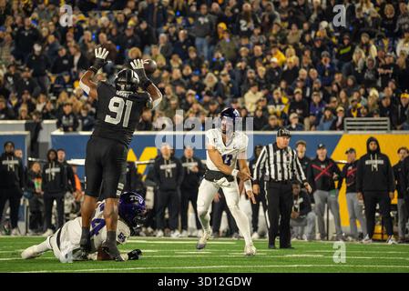 Morgantown, WV, États-Unis. 25 octobre 2025. 25 octobre 2025 : Josh Hoover lors des West Virginia University Mountaineers (WVU) vs Texas Christian University Horned Frogs (TCU) à Morgantown, WV au Milan Puskar Stadium. Bradley Martin/apparent Media Group (crédit image : © AMG/AMG via ZUMA Press Wire) USAGE ÉDITORIAL SEULEMENT ! Non destiné à UN USAGE commercial ! Banque D'Images