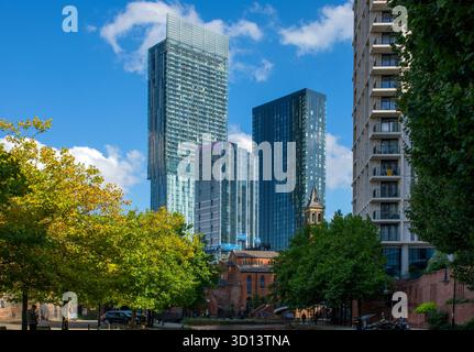 Les blocs de tour Beetham et Viadux du bassin du canal Castlefield, Manchester, Angleterre, Royaume-Uni Banque D'Images