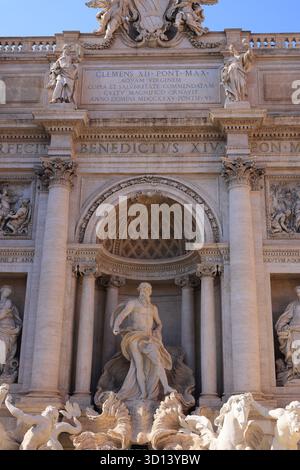 Rome, Italie - 15 août 2024 : Fontaine de Trevi à Rome, Italie, un chef-d'œuvre baroque. Banque D'Images