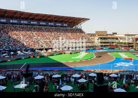CDMX, MX. 25 octobre 2025. Stade Foro sol lors des qualifications avant le Grand Prix de formule 1 de Mexico au Autódromo Hermanos Rodríguez le 25 octobre 2025 à Mexico. (Photo de Ben Adams/Sipa USA) crédit : Sipa USA/Alamy Live News Banque D'Images