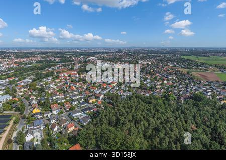 Vue panoramique sur la région métropolitaine de Nuremberg, en direction de Zirndorf et Oberasbach dans la vallée de Bibert Banque D'Images