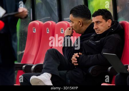 Alkmaar, pays-Bas. 26 octobre 2025. ALKMAAR, 26-10-2025, stade AFAS, saison 2025/2026, football néerlandais Eredivisie, match entre l'AZ et le FC Utrecht, photo montre l'entraîneur de l'AZ Maarten Martens Credit : Pro Shots/Alamy Live News Banque D'Images