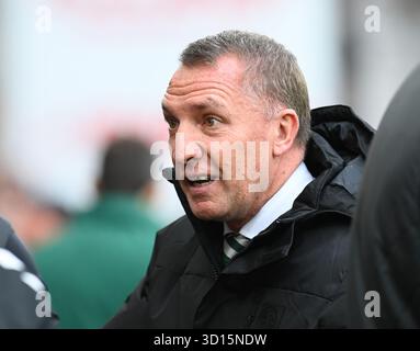 Tynecastle Park. Edinburgh.Scotland, Royaume-Uni. 26 octobre 2025. Scottish Premiership match Hearts vs Celtic . Responsable celtique Brendan Rodgers crédit : eric mccowat/Alamy Live News Banque D'Images
