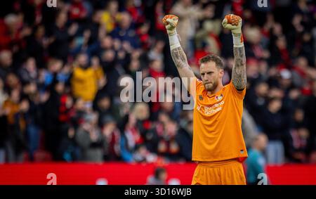 Leverkusen, Allemagne. 26 octobre 2025. . Mark Flekken (Leverkusen) Bayer Leverkusen - SC Freiburg 26.10.2025 crédit : Moritz Muller/Alamy Live News Banque D'Images