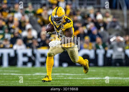 Pittsburgh, Pennsylvanie, États-Unis. 26 octobre 2025. Pittsburgh Steelers Running back KENNETH GAINWELL (14 ans) sprints en dehors des tackles lors du match de football NFL entre les Steelers de Pittsburgh et les Packers de Green Bay à l'Acrisure Stadium de Pittsburgh, en Pennsylvanie. (Crédit image : © Brent Gudenschwager/ZUMA Press Wire) USAGE ÉDITORIAL SEULEMENT ! Non destiné à UN USAGE commercial ! Banque D'Images