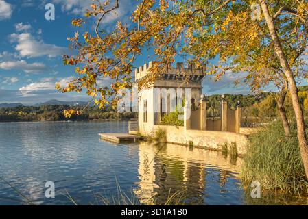 PESQUERA LA CARPA D’OR BOATHOUSE LAC DE BANYOLES PLA DE L’ESTANY GIRONA PROVINCE CATALOGNE ESPAGNE Banque D'Images