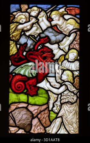 Milan, Italie - 28 juillet 2024 : fenêtres en verre coloré de l'église du Duomo - cathédrale de Milan, XVIe siècle Banque D'Images