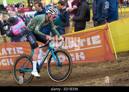Overijse, Belgique . 26 octobre 2025. OVERIJSE, BELGIQUE - 12 JANVIER : lors du Telenet Superprestige en compétition à la course d'élite des hommes à le 12 janvier 2025 à Overijse, Belgique . (Photo de Rob Pauel/Orange Pictures) crédit : Orange pics BV/Alamy Live News Banque D'Images