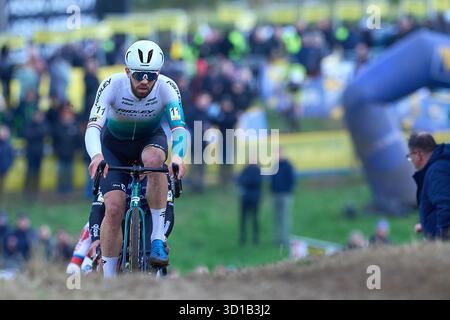Overijse, Belgique . 26 octobre 2025. OVERIJSE, BELGIQUE - 12 JANVIER : lors du Telenet Superprestige en compétition à la course d'élite des hommes à le 12 janvier 2025 à Overijse, Belgique . (Photo de Rob Pauel/Orange Pictures) crédit : Orange pics BV/Alamy Live News Banque D'Images