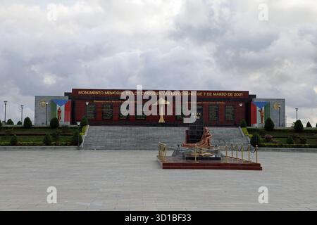 Monument aux morts lors de la catastrophe de la Guinée équatoriale de 2021 Banque D'Images