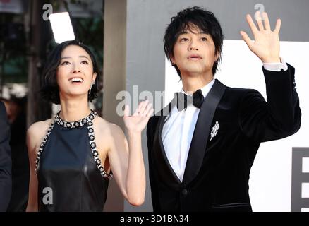 Tokyo, Japon. 27 octobre 2025. L'actrice taïwanaise Gwei LUN-Mei (à gauche) et l'acteur japonais Takumi Saito (à droite) posent pour la photo en tant que membres du jury du concours international lors d'une appel photo à l'ouverture du 38e Festival international du film de Tokyo à Tokyo le lundi 27 octobre 2025. Un festival international du film de 10 jours a commencé. (Photo de Yoshio Tsunoda/AFLO) Banque D'Images