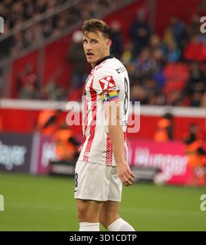 Leverkusen, Deutschland. 26 octobre 2025. Maximilian Eggestein (SCF), Leverkusen, Deutschland, 26.10.2025, Fussball Bundesliga, Spieltag, Bayer 04 Leverkusen - SC Freiburg. LA RÉGLEMENTATION DFL INTERDIT TOUTE UTILISATION DE PHOTOGRAPHIES COMME SÉQUENCES D'IMAGES ET/OU QUASI-VIDÉO crédit : Juergen Schwarz/Alamy Live News Banque D'Images