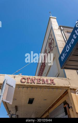Un théâtre et plus tard un cinéma (1906) a été sur ce site à Orange Nouvelle-Galles du Sud, depuis 1886, il a finalement fermé avec 4 cinémas en 2009, une église, aujourd'hui abandonnée Banque D'Images