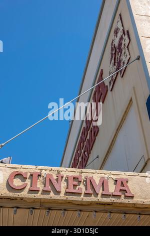 Un théâtre et plus tard un cinéma (1906) a été sur ce site à Orange Nouvelle-Galles du Sud, depuis 1886, il a finalement fermé avec 4 cinémas en 2009, une église, aujourd'hui abandonnée Banque D'Images