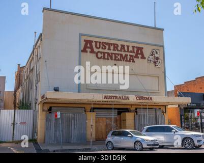 Un théâtre et plus tard un cinéma (1906) a été sur ce site à Orange Nouvelle-Galles du Sud, depuis 1886, il a finalement fermé avec 4 cinémas en 2009, une église, aujourd'hui abandonnée Banque D'Images