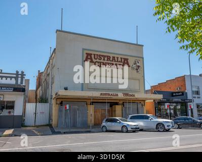 Un théâtre et plus tard un cinéma (1906) a été sur ce site à Orange Nouvelle-Galles du Sud, depuis 1886, il a finalement fermé avec 4 cinémas en 2009, une église, aujourd'hui abandonnée Banque D'Images
