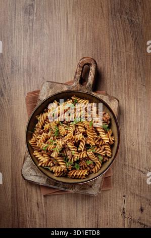 Pâtes marines, pâtes avec viande hachée, maison, pâtes fusilli, pas de gens Banque D'Images