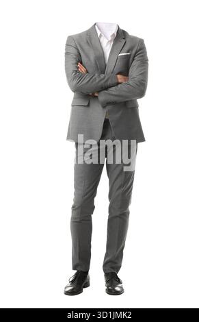 Portrait pleine longueur d'homme d'affaires sans tête portant costume gris sur fond blanc Banque D'Images