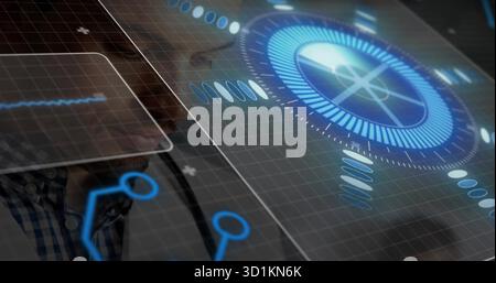Homme portant une chemise à carreaux et des lunettes AR regardant le tableau de bord holographique dans le laboratoire, espace de copie Banque D'Images