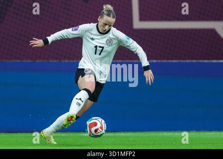 Allemagne. 24 octobre 2025. Fussball Frauen UEFA Womens Nations League Halbfinale Deutschland - Frankreich am 24.10.2025 in der Merkurs Spiel-Arena in Duesseldorf Franziska Kett ( Deutschland ) la réglementation DFB interdit toute utilisation de photographies comme séquences d'images et/ou quasi-vidéo. Foto : Revierfoto crédit : ddp Media GmbH/Alamy Live News Banque D'Images