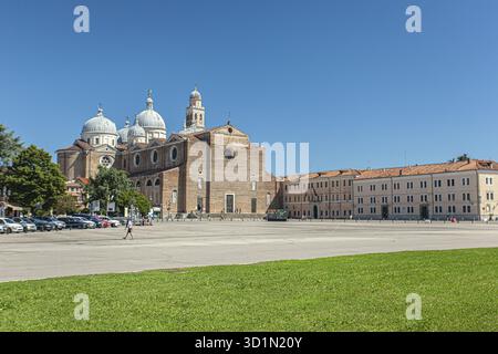 PADOUE, ITALIE 17 JUILLET 2020 : Cathédrale Santa Giustina de Padoue en Italie Banque D'Images