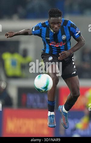 Bergame, Italie. 28 octobre 2025. Odilon Kossounou d'Atalanta lors du match de football Serie A entre Atalanta et AC Milan au New Balance Stadium de Bergame, au nord de l'Italie - mardi 28 octobre 2025. Sport - Soccer . (Photo de Spada/LaPresse) crédit : LaPresse/Alamy Live News Banque D'Images