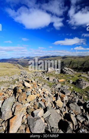 Vue du sommet cairn de Brandreth est tombé au-dessus de la vallée de Gillercomb, Cumbria, Lake District National Park, Angleterre, Royaume-Uni Brandreth Fell est l'un des Banque D'Images