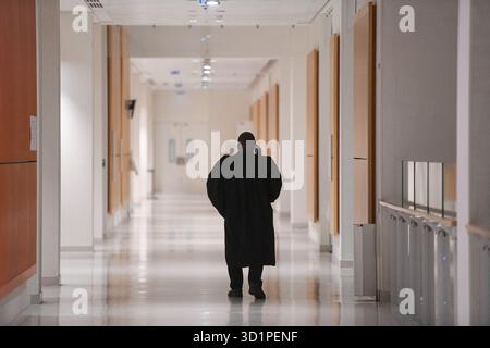 Paris, France. 28 octobre 2025. Illustration d'un avocat au tribunal correctionnel de Paris ; à Paris le 29 octobre 2025, photo de Florian Poitout. Crédit : Abaca Press/Alamy Live News Banque D'Images